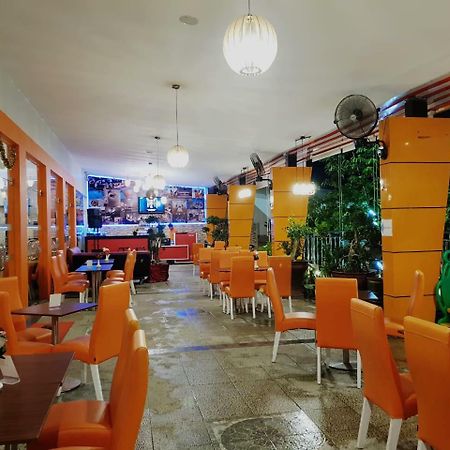 Fortune Front One Hotel Кендари Екстериор снимка