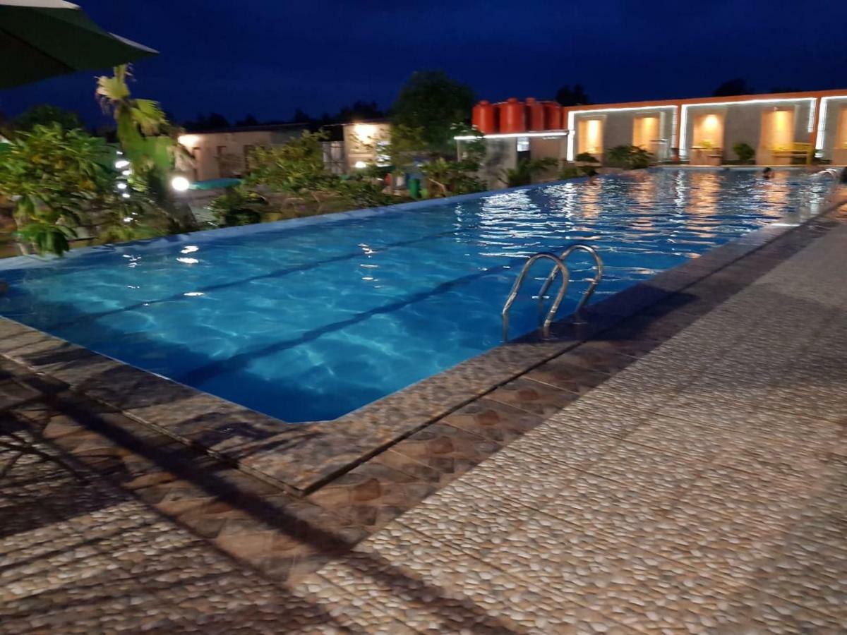 Fortune Front One Hotel Кендари Екстериор снимка