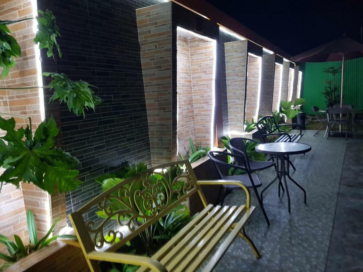 Fortune Front One Hotel Кендари Екстериор снимка